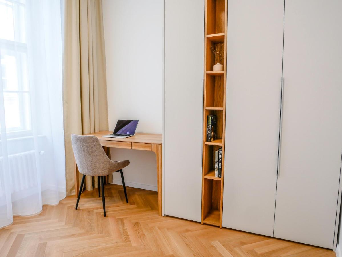 Laurinska 1 Apartments براتسيلافا المظهر الخارجي الصورة