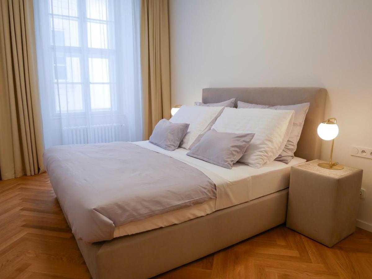 Laurinska 1 Apartments براتسيلافا المظهر الخارجي الصورة